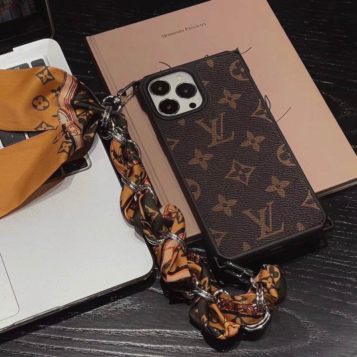 PROTECTIVE LV CHAIN PHONE CASE FOR IPHONE