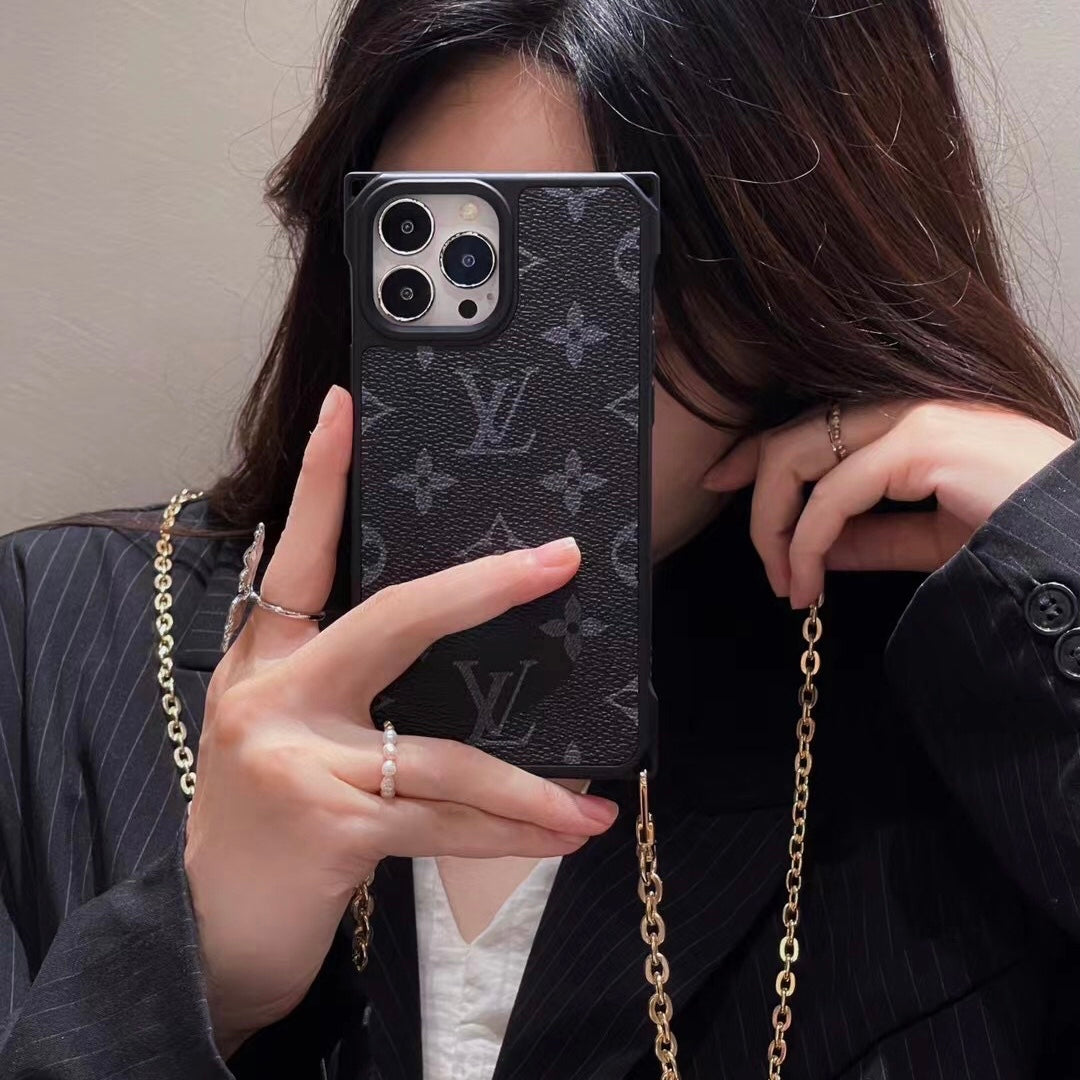 PROTECTIVE LV CHAIN PHONE CASE FOR IPHONE