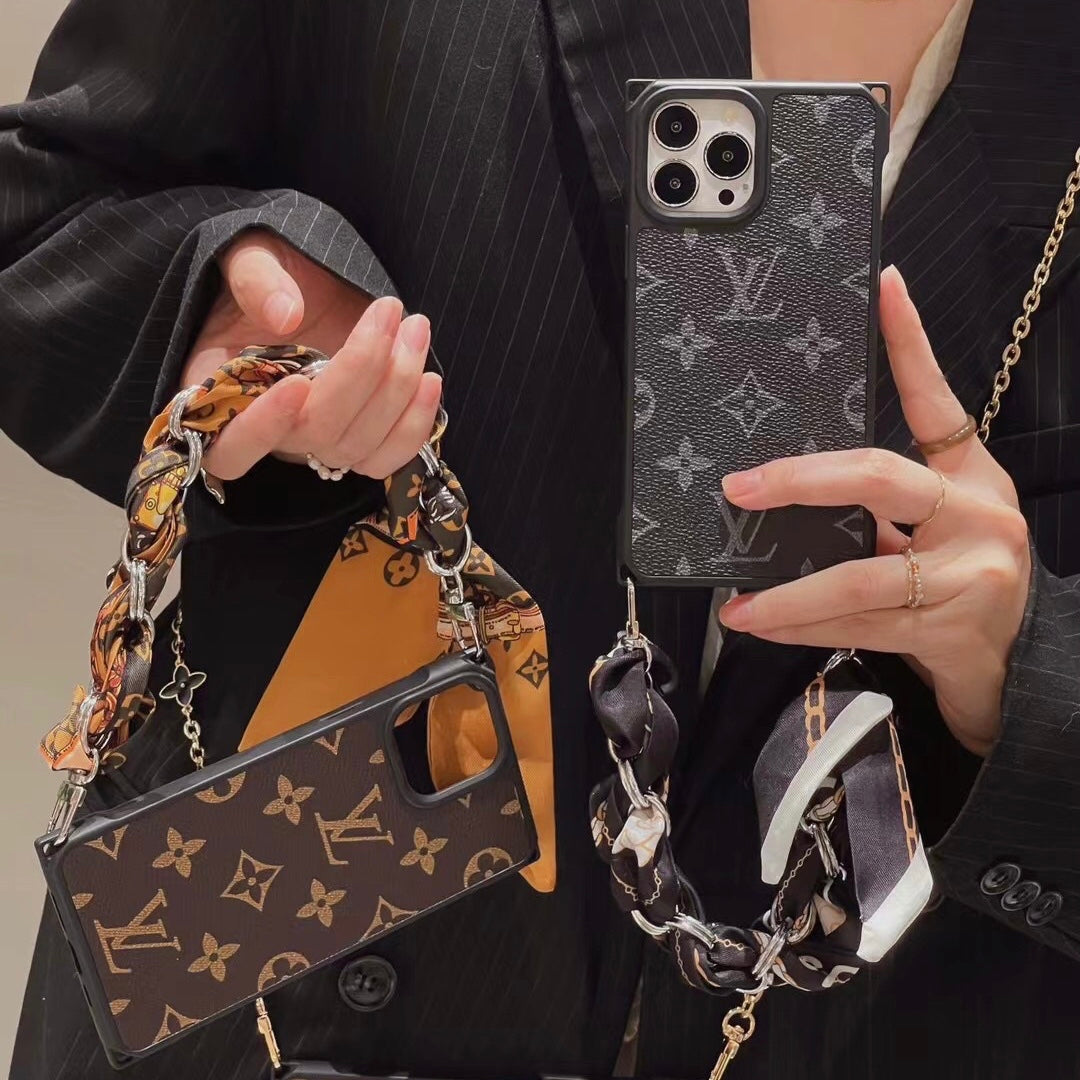 PROTECTIVE LV CHAIN PHONE CASE FOR IPHONE